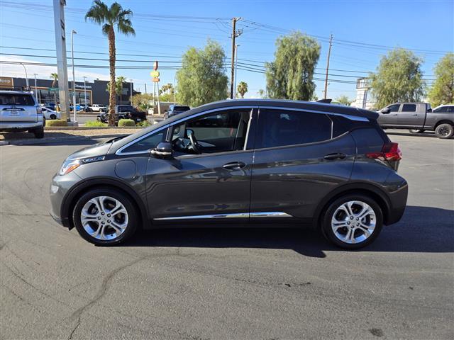 $17024 : Pre-Owned 2021 Bolt EV LT image 3