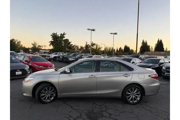$19742 : Toyota Camry 2016 SE 4dr Sed image 8