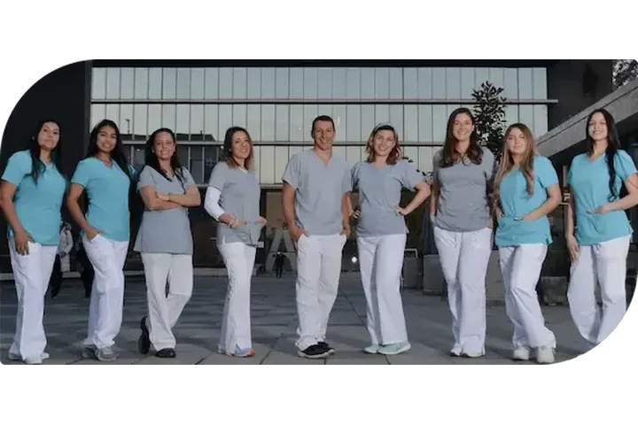 Smiling clínica dental image 1