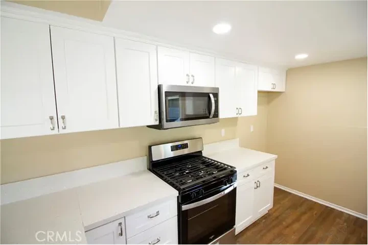 $2625 : BELL ESPACIOSA CASA image 3