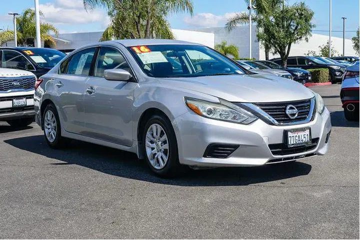 $11400 : Nissan Altima 2016 2.5 S 4dr image 3