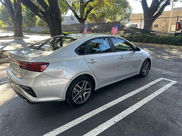 $11700 : Kia forte S image 5