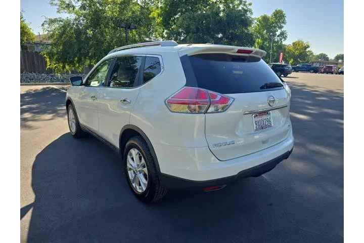 $14995 : Nissan Rogue 2015 SV 4dr Cro image 5