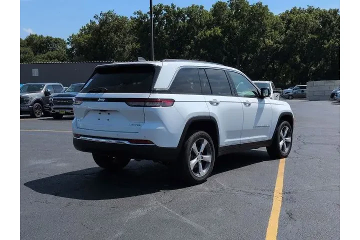 $34777 : Jeep Grand Cherokee 2022 4x4 image 8