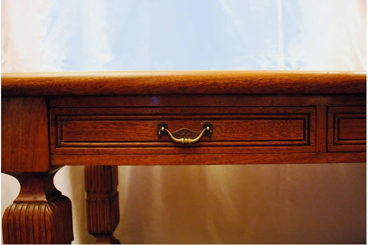 $350000 : Mesa antigua de arrime en robl image 1