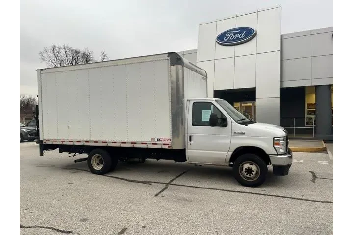 $29782 : Ford E-Series 2022 E-350 SD image 4