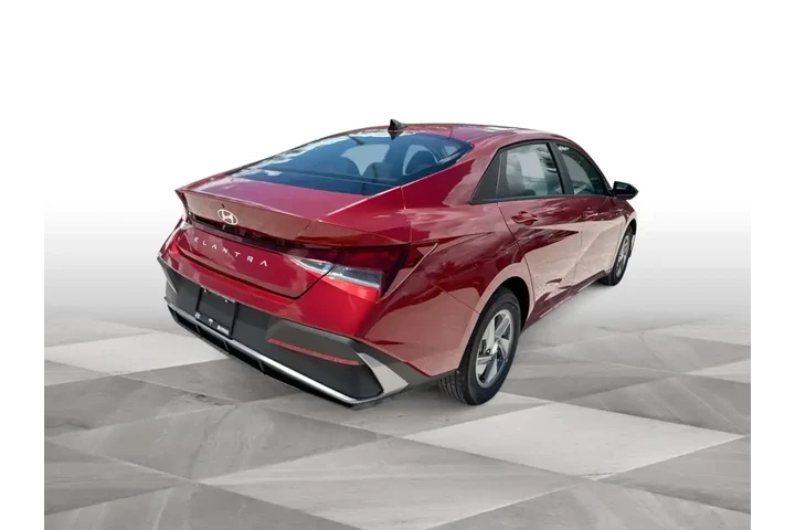 $23940 : Hyundai ELANTRA 2025 SE 4dr image 7