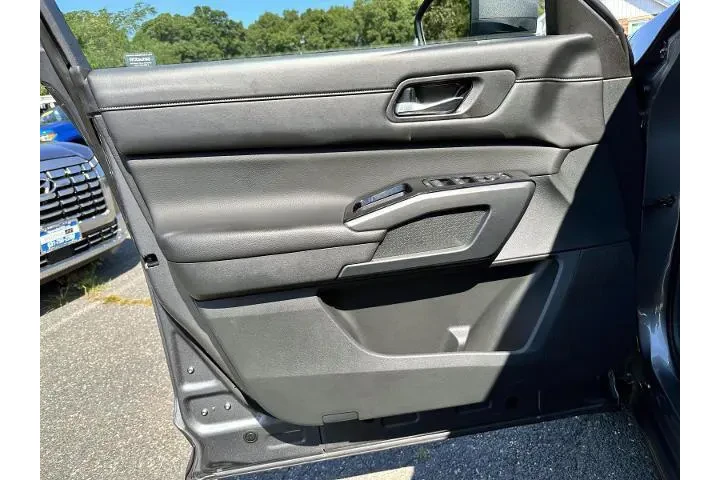 $32888 : Nissan Pathfinder 2024 AWD S image 8