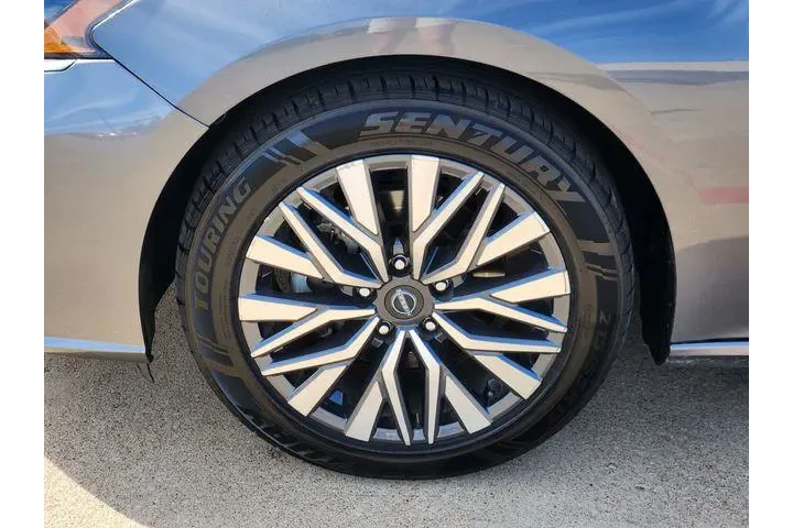 $19995 : Nissan Altima 2024 2.5 SV 4d image 9