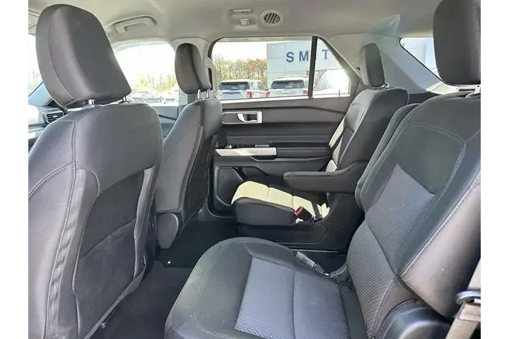 $28555 : Ford Explorer 2023 AWD XLT 4 image 10
