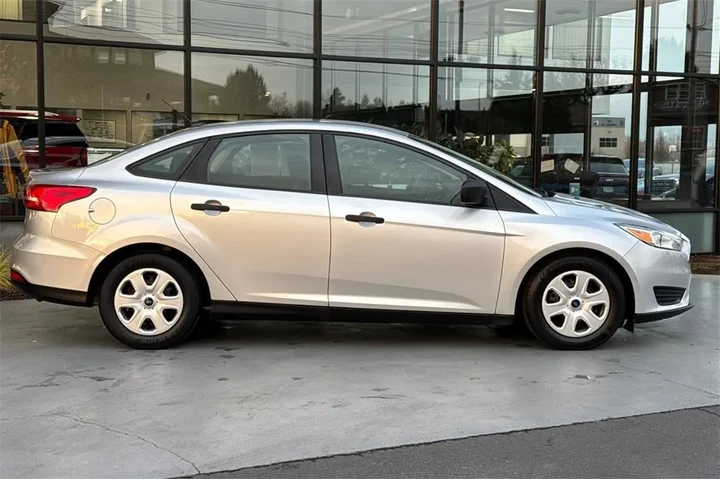 $8995 : Ford Focus 2017 S 4dr Sedan image 3