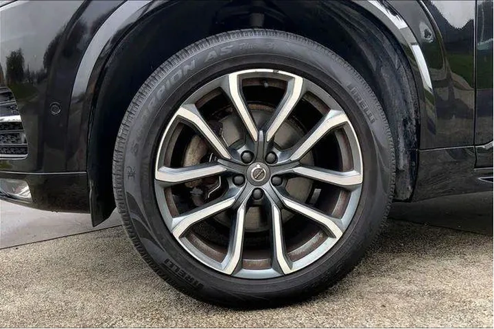 $17985 : Volvo XC90 2016 AWD T6 Momen image 9