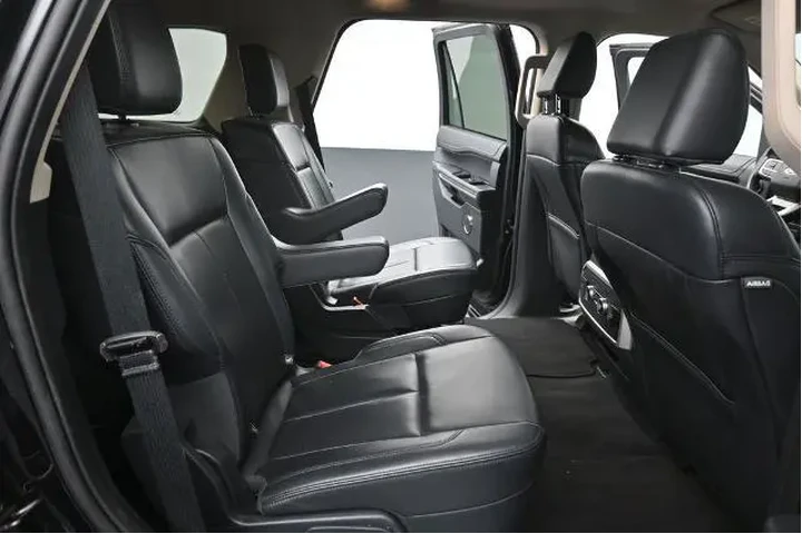 $38618 : Ford Expedition 2024 4x2 XLT image 10
