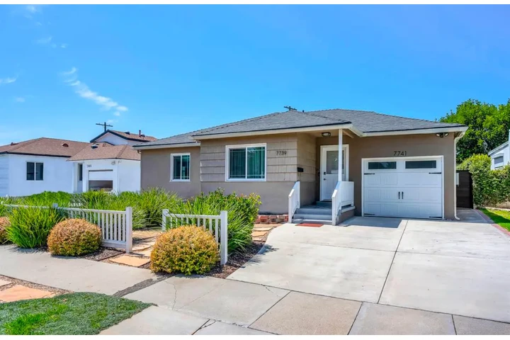 $2000 : 2 bedroom House in Koreatown image 1