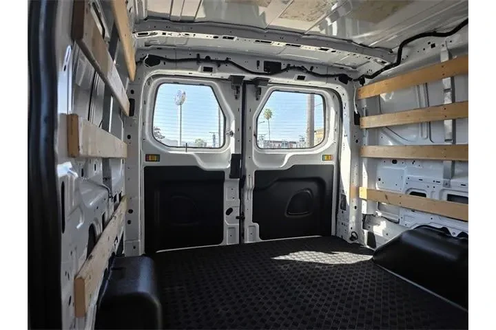 $31991 : Ford Transit 2023 250 3dr LW image 10