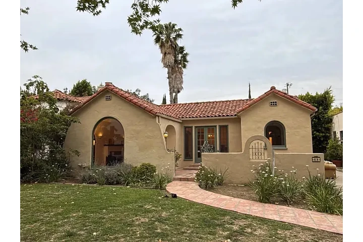 $1200 : lovely Spanish-style home image 1