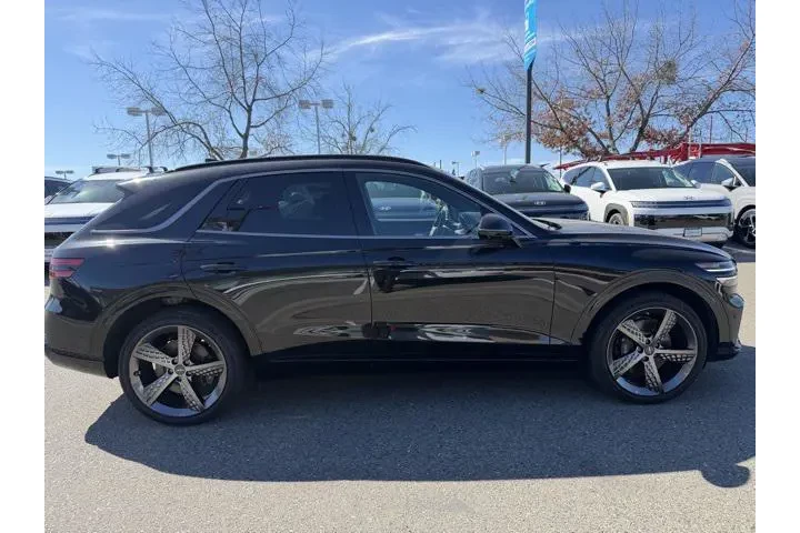 $35991 : Genesis GV70 2023 AWD 2.5T S image 4