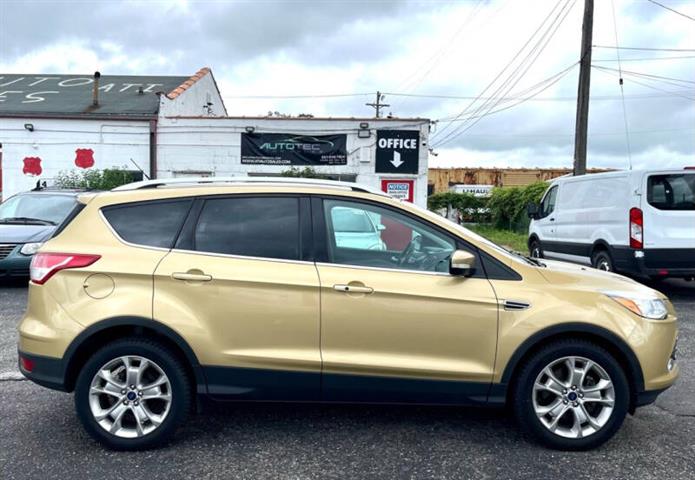 $7995 : 2014 Escape Titanium image 5