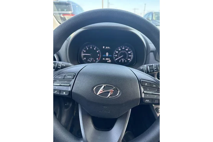 $17817 : Hyundai KONA 2023 AWD SEL 4d image 2