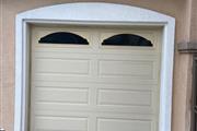 Single car garage door en Los Angeles