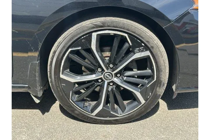 $14852 : Nissan Altima 2024 2.5 SR 4d image 8