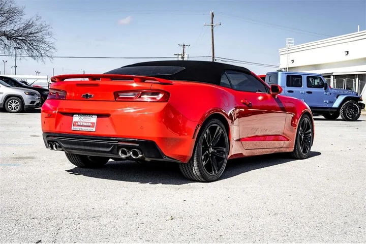 $28994 : Chevrolet Camaro 2018 SS 2dr image 5