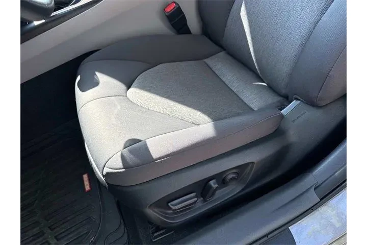 $25888 : Toyota Camry Hybrid 2024 LE image 10