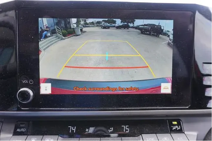 $27488 : Toyota Camry 2025 SE 4dr Sed image 10