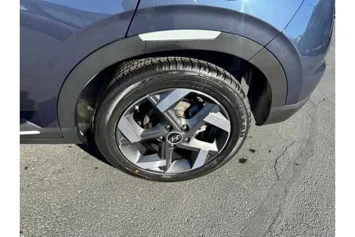 $24825 : Hyundai VENUE 2026 SEL 4dr C image 4