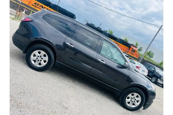 $8999 : 2016 Traverse LS image 3