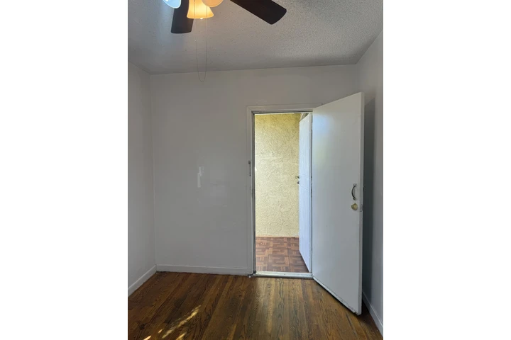$700 : Habitación en renta image 2