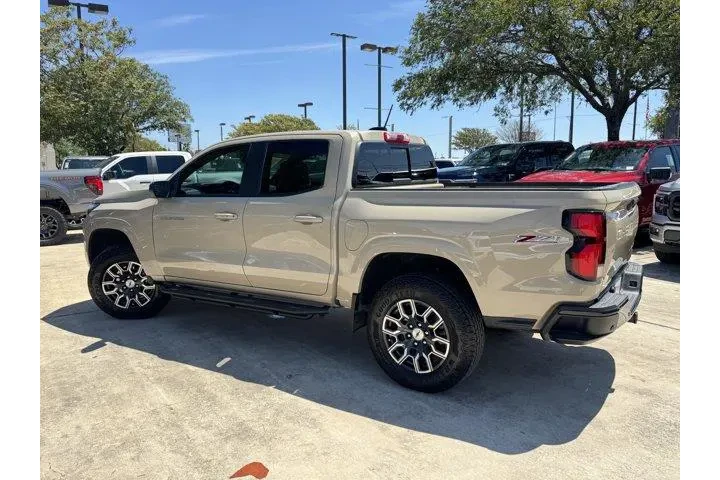 $39451 : Chevrolet Colorado 2024 4x4 image 9