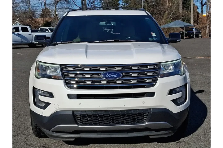 $15750 : Ford Explorer 2017 AWD XLT 4 image 2