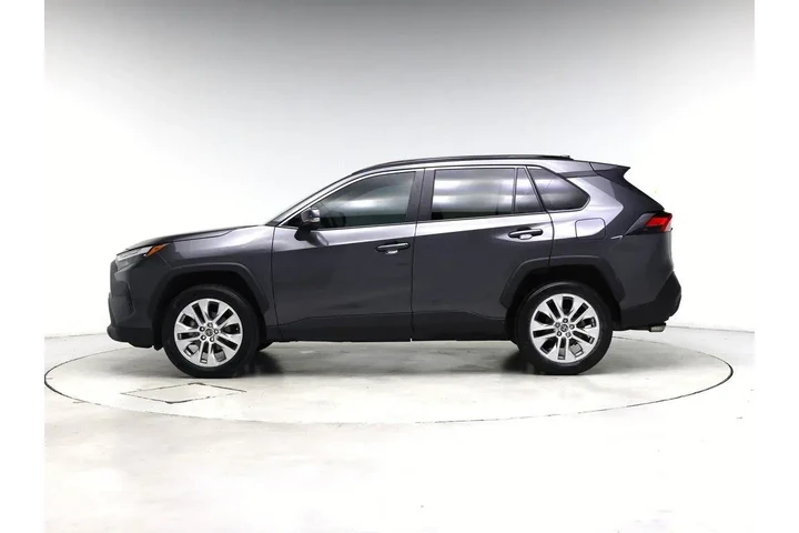 $26998 : Toyota RAV4 2023 XLE Premium image 3