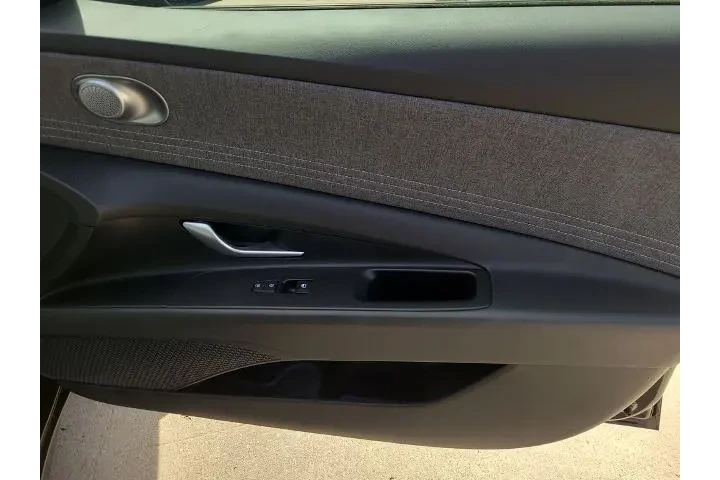 $21044 : Hyundai ELANTRA 2024 Limited image 9