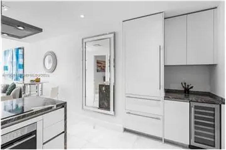 $5200 : Rental property with 1 bedro image 6