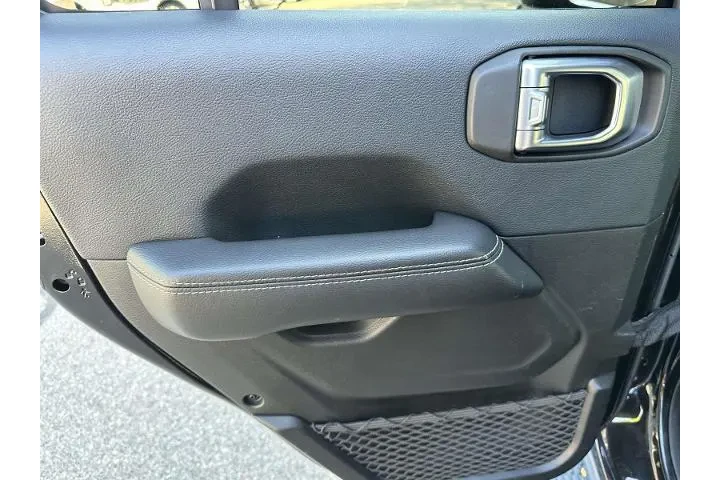 $23999 : Jeep Wrangler Unlimited 2018 image 10