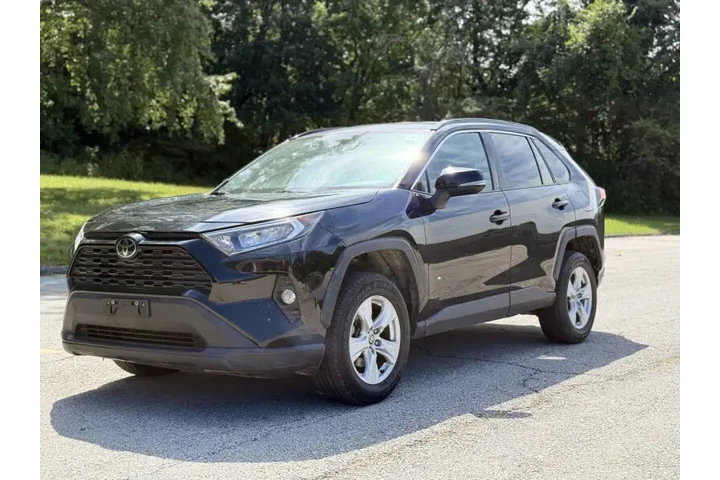 $15999 : 2021 RAV4 XLE image 3