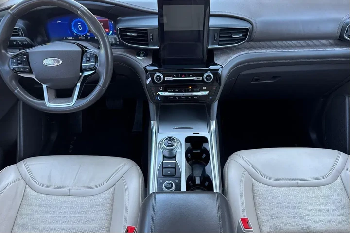 $31000 : Ford Explorer 2021 AWD Plati image 3