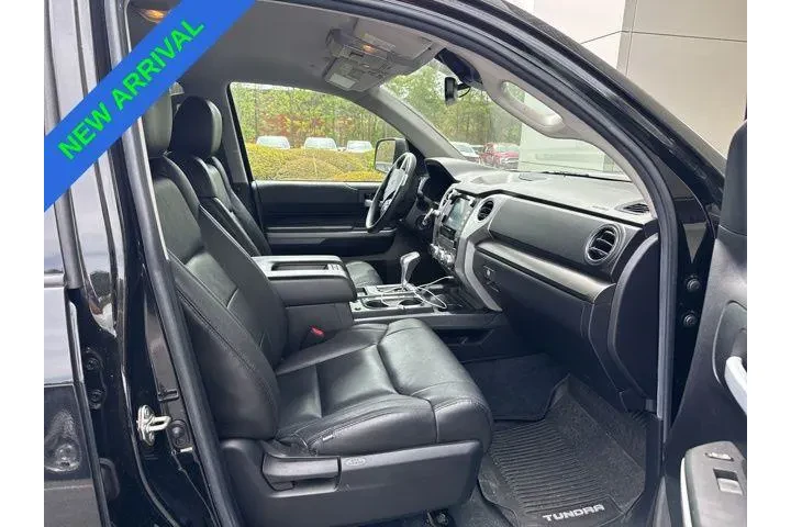 $36339 : Toyota Tundra 2020 4x4 SR5 4 image 9