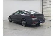 $27998 : Genesis G70 2024 2.5T Standa thumbnail
