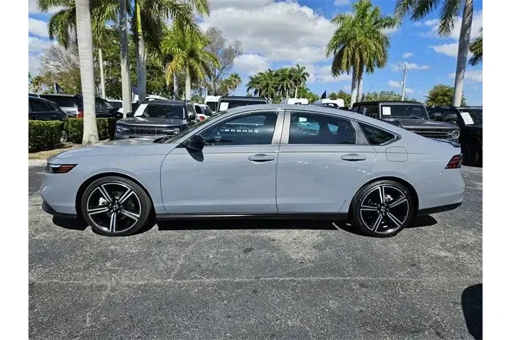 $26990 : Honda Accord Hybrid 2023 Spo image 2