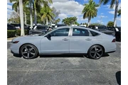 $26990 : Honda Accord Hybrid 2023 Spo thumbnail