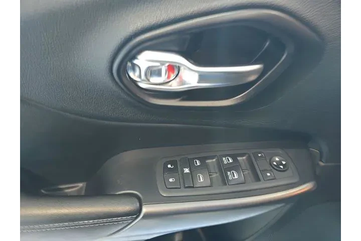 $17999 : Jeep Cherokee 2021 Latitude image 6