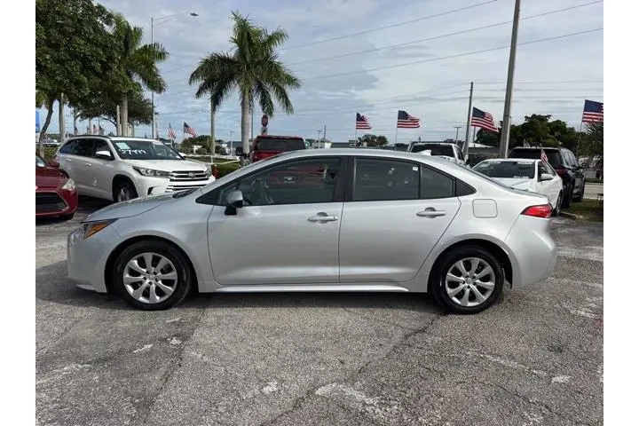 $20488 : Toyota Corolla 2025 LE 4dr S image 6