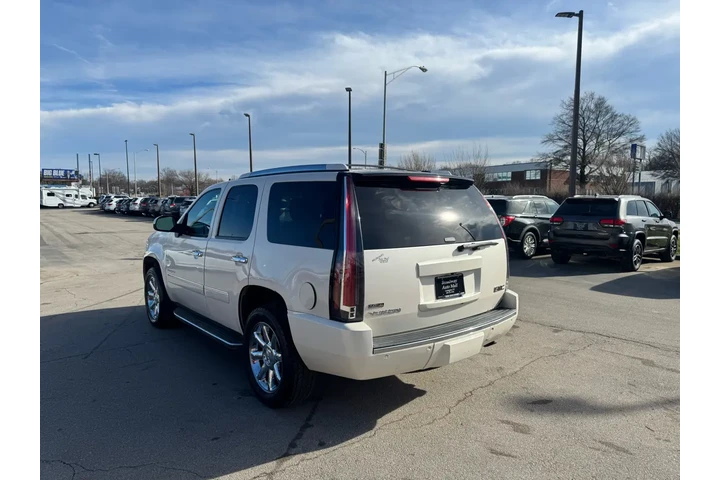 $4980 : 2011 GMC Yukon AWD 4dr 1500 D image 4