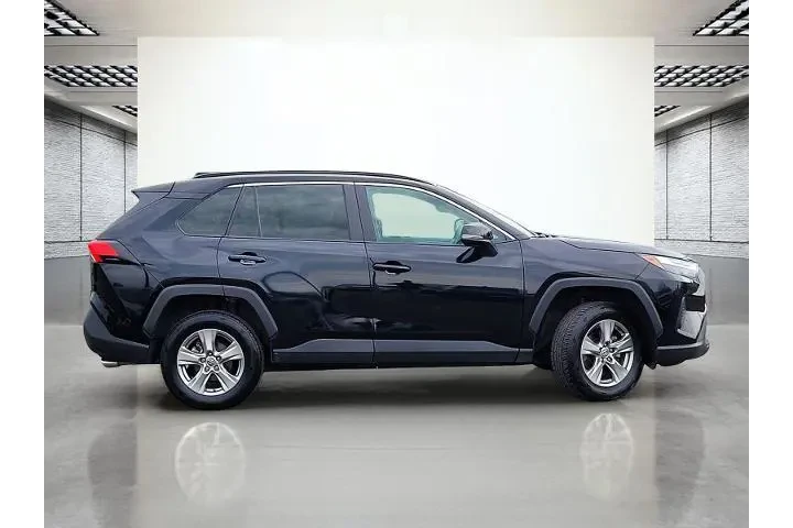 $31488 : Toyota RAV4 2024 AWD XLE 4dr image 6