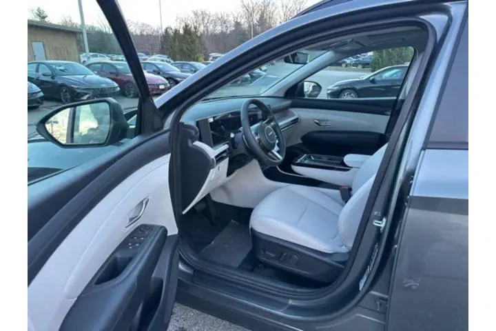 $32055 : Hyundai TUCSON Hybrid 2025 A image 4