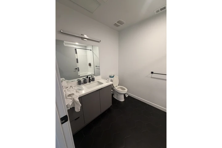 Housekeeping/limpieza image 2