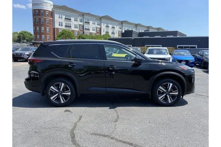 $28487 : Nissan Rogue 2025 AWD SL 4dr image 2